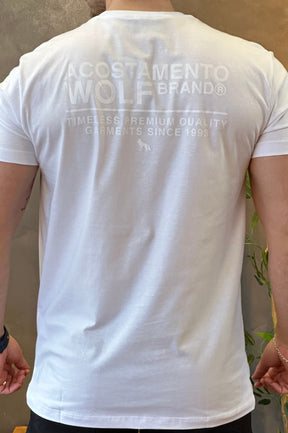 Camiseta Branca com Escrito nas Costas