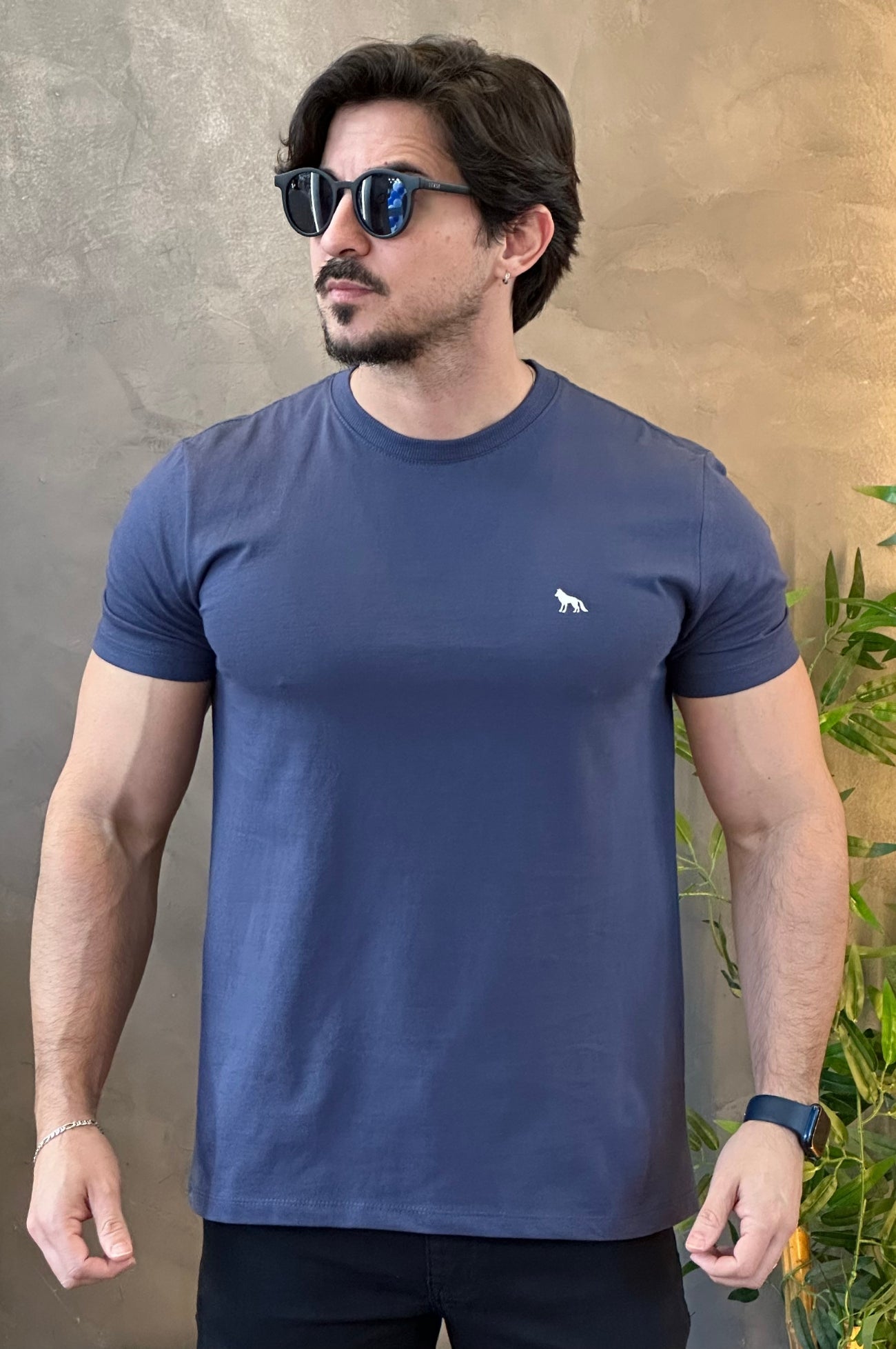 Camiseta Azul com Lobo nas Costas