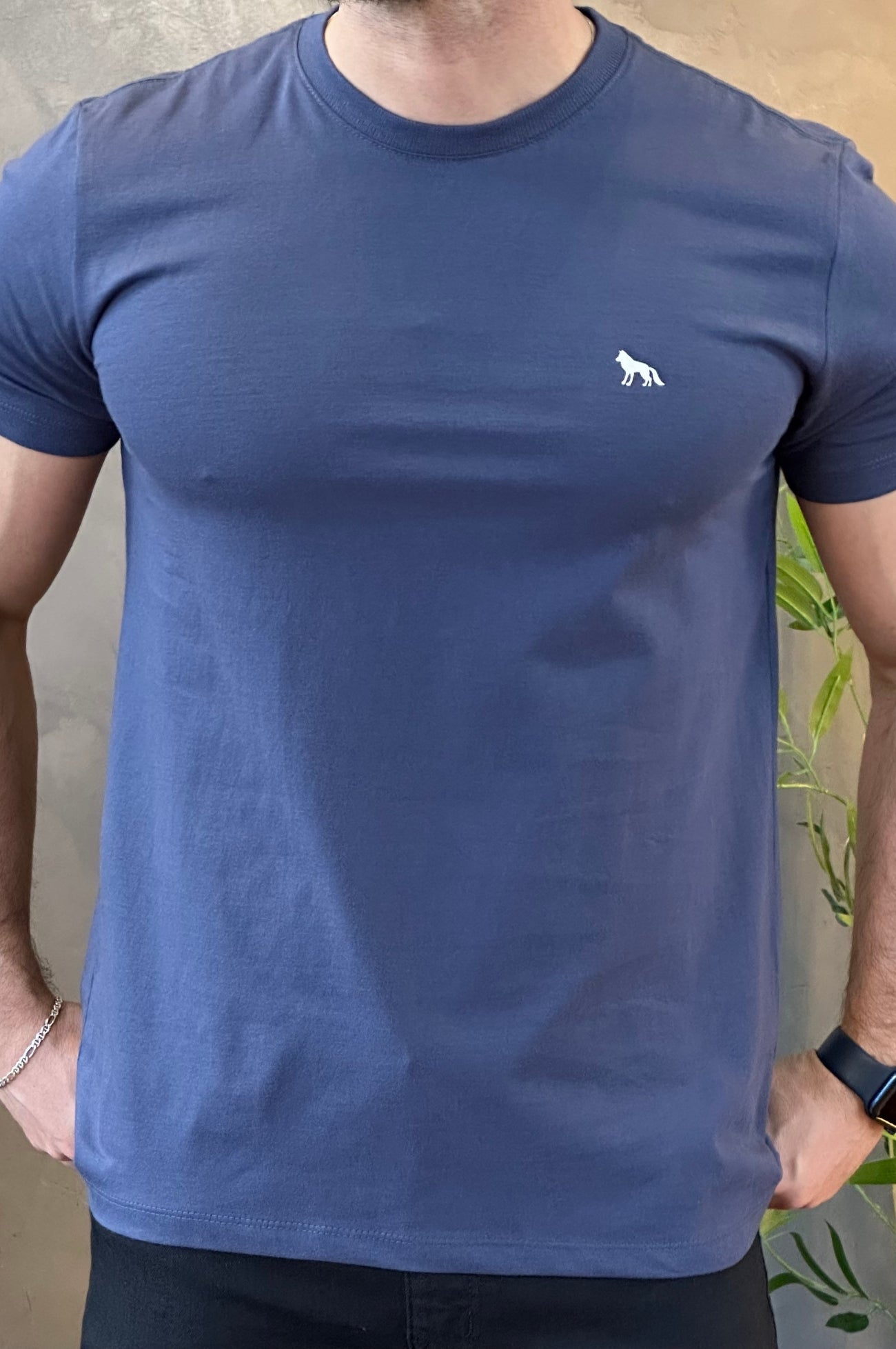 Camiseta Azul com Lobo nas Costas