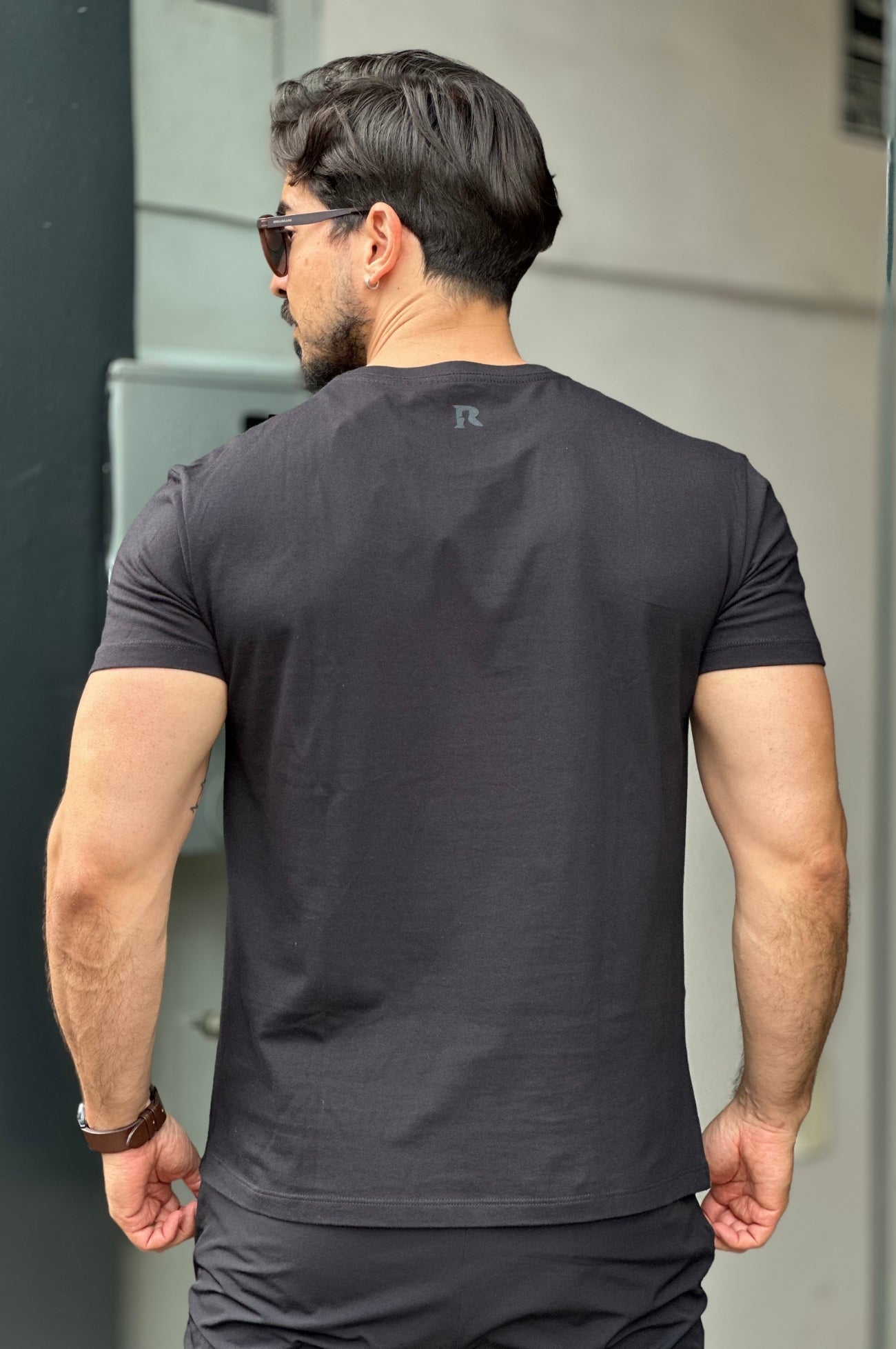 Camiseta Preta Alto Relevo Reserva