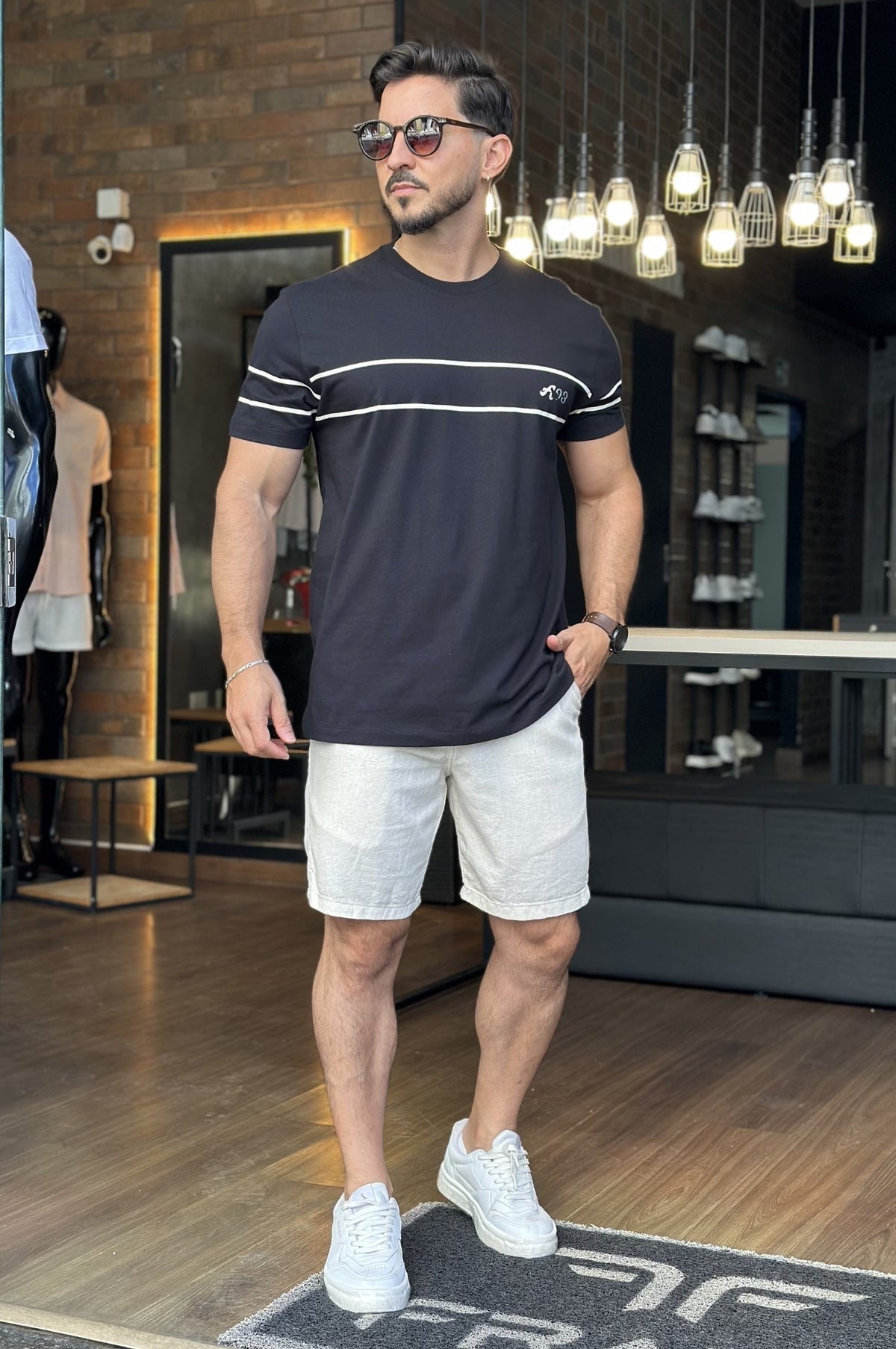 Camiseta Listrada Preta Acostamento