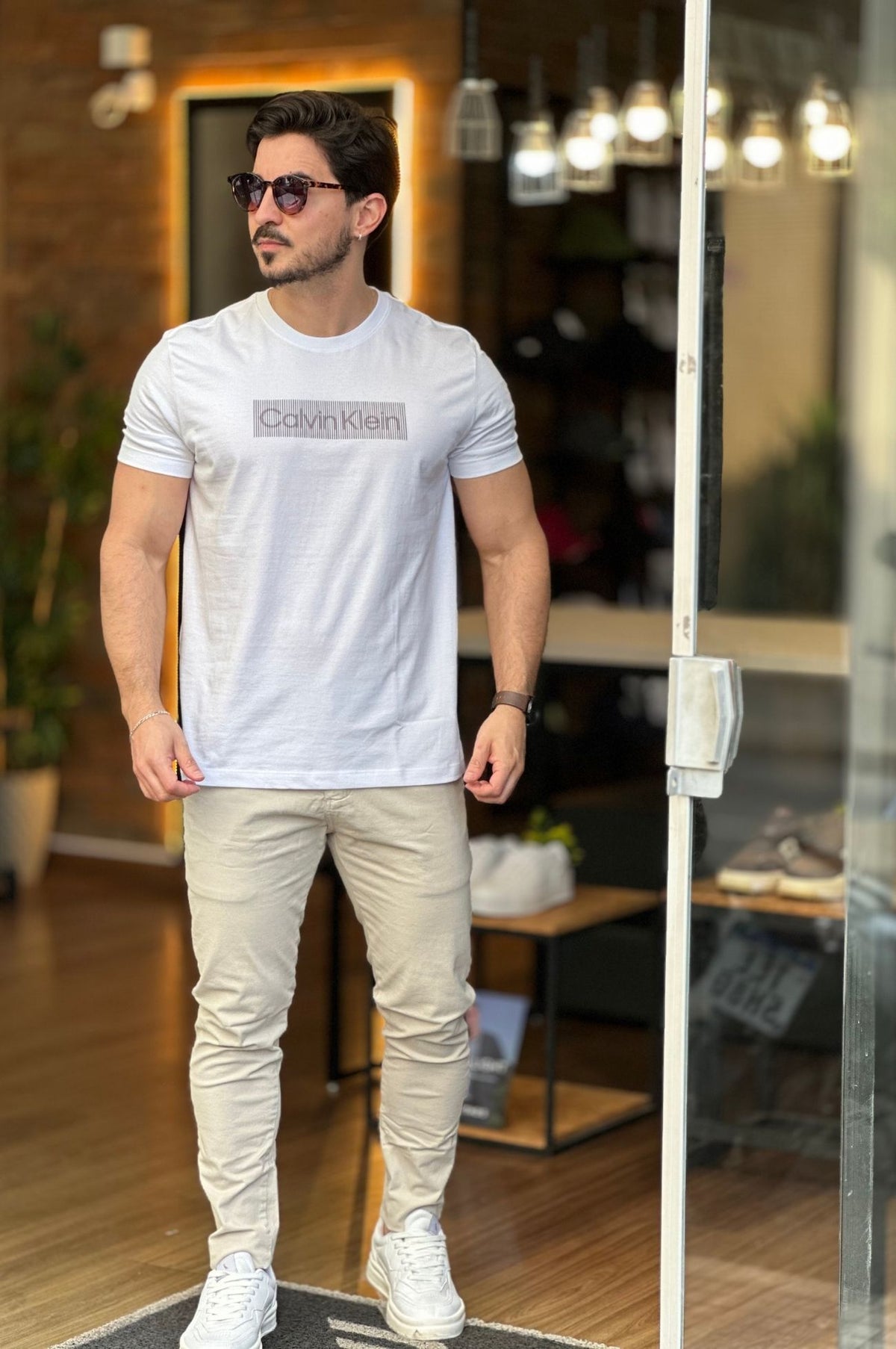 Camiseta Branca Logo Central CK