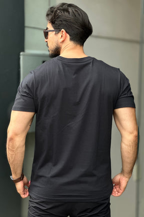 Camiseta Preta Escrito Colorido Levis