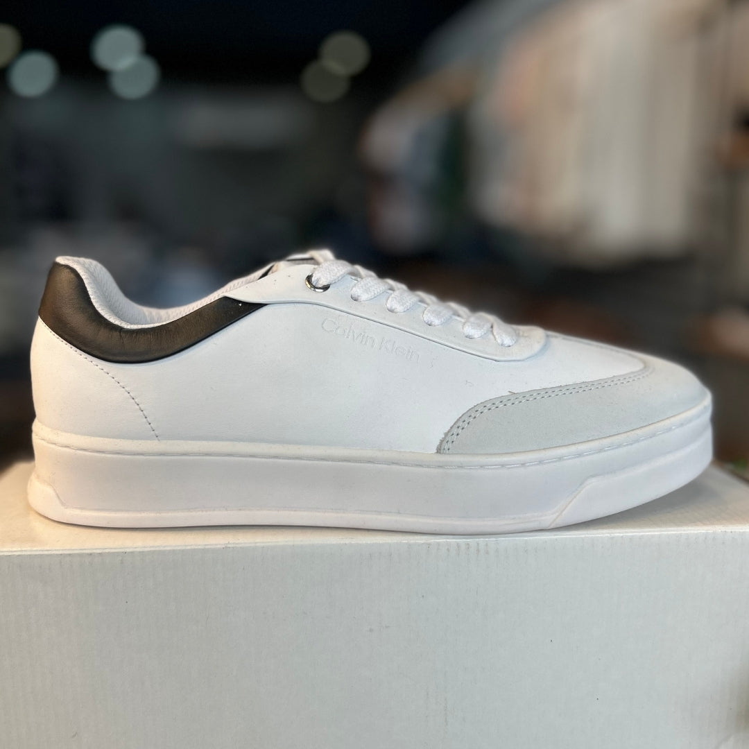 Tênis Branco Detalhe Preto Calvin Klein SDESC