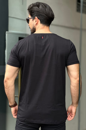 Camiseta Preta Red Feather