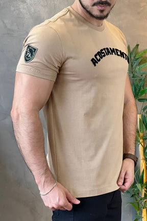 Camiseta Bege Com Escrito Preto Acostamento