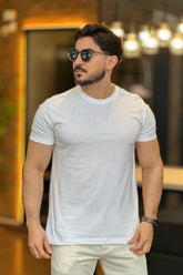 Camiseta Branca com Estampa Acostamento