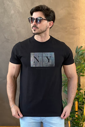 Camiseta Preta escrito NY prata Aeropostale