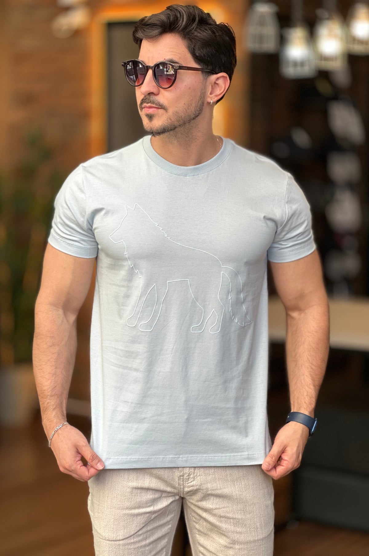 Camiseta Azul Claro Lobo Acostamento