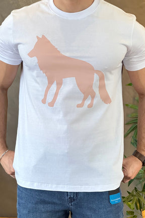 Camiseta Branca com Lobo Rosa Acostamento
