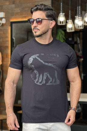 Camiseta Preta com Lobo Acostamento