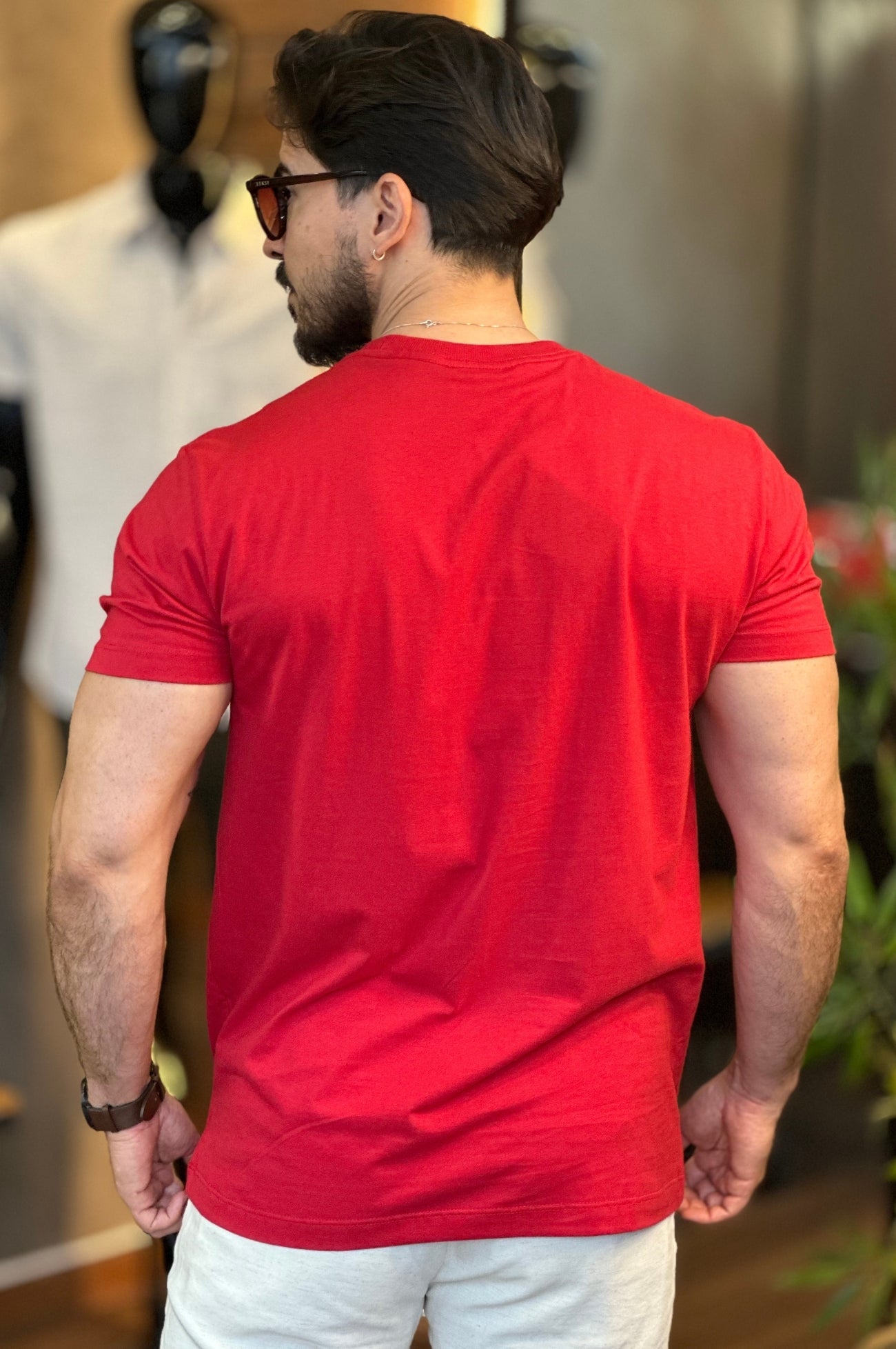Camiseta Vermelha Minimalista Acostamento