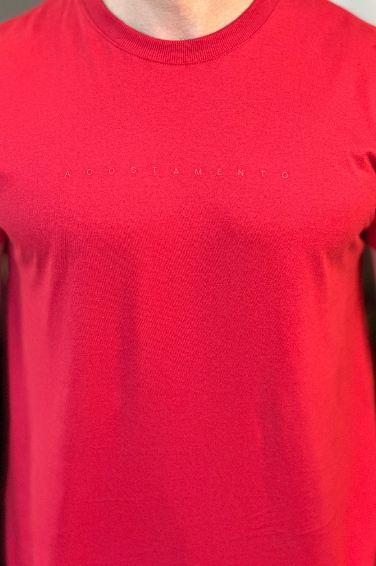 Camiseta Vermelha Minimalista Acostamento