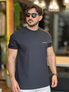 Camiseta preta logo no peito aeropostale