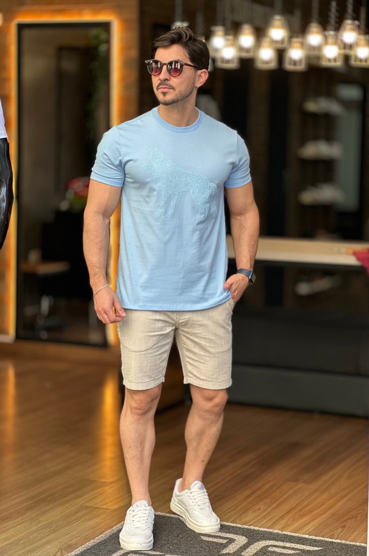 Camiseta Azul Claro Lobo Acostamento