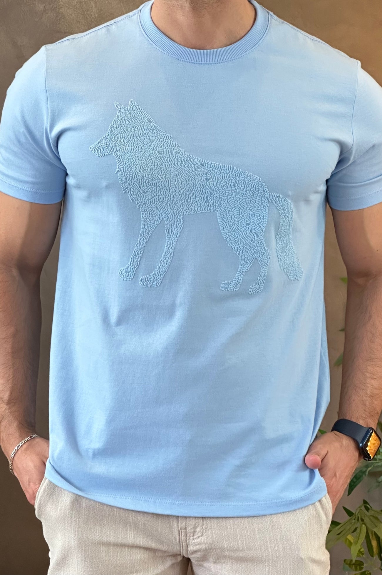 Camiseta Azul Claro Lobo Acostamento