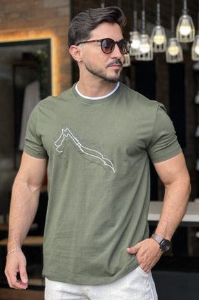 Camiseta Verde Detalhe Gola Acostamento