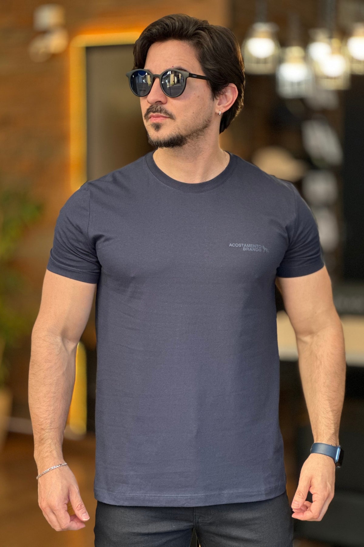 Camiseta Azul com Escrito nas Costas
