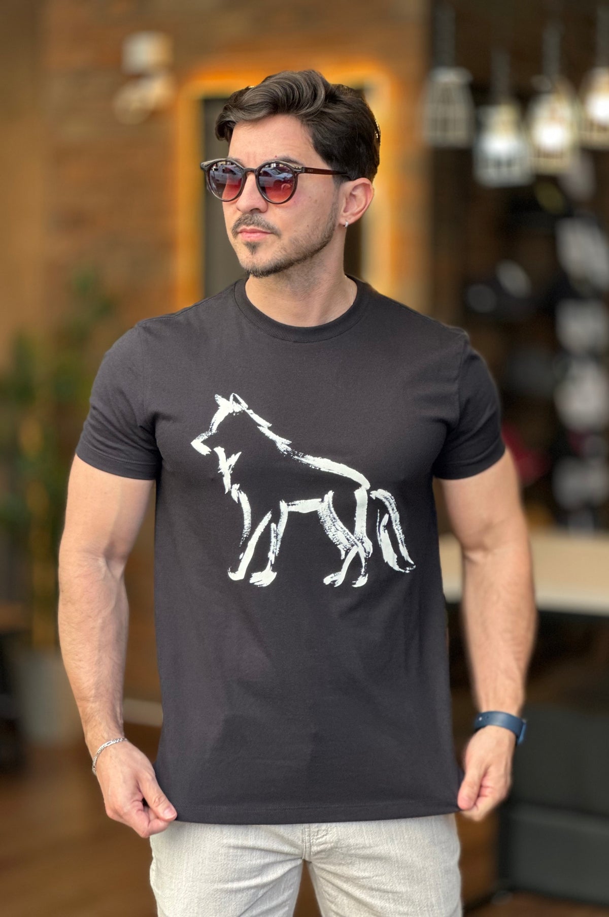 Camiseta Preta Lobo Acostamento