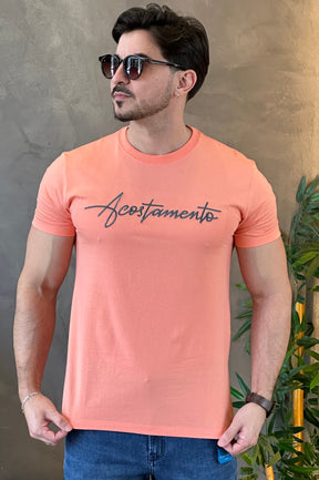 Camiseta Escrito Bordado Laranja Acostamento