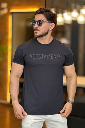 Camiseta Preta com Relevo Acostamento