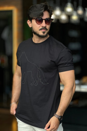 Camiseta com Lobo Preto Acostamento