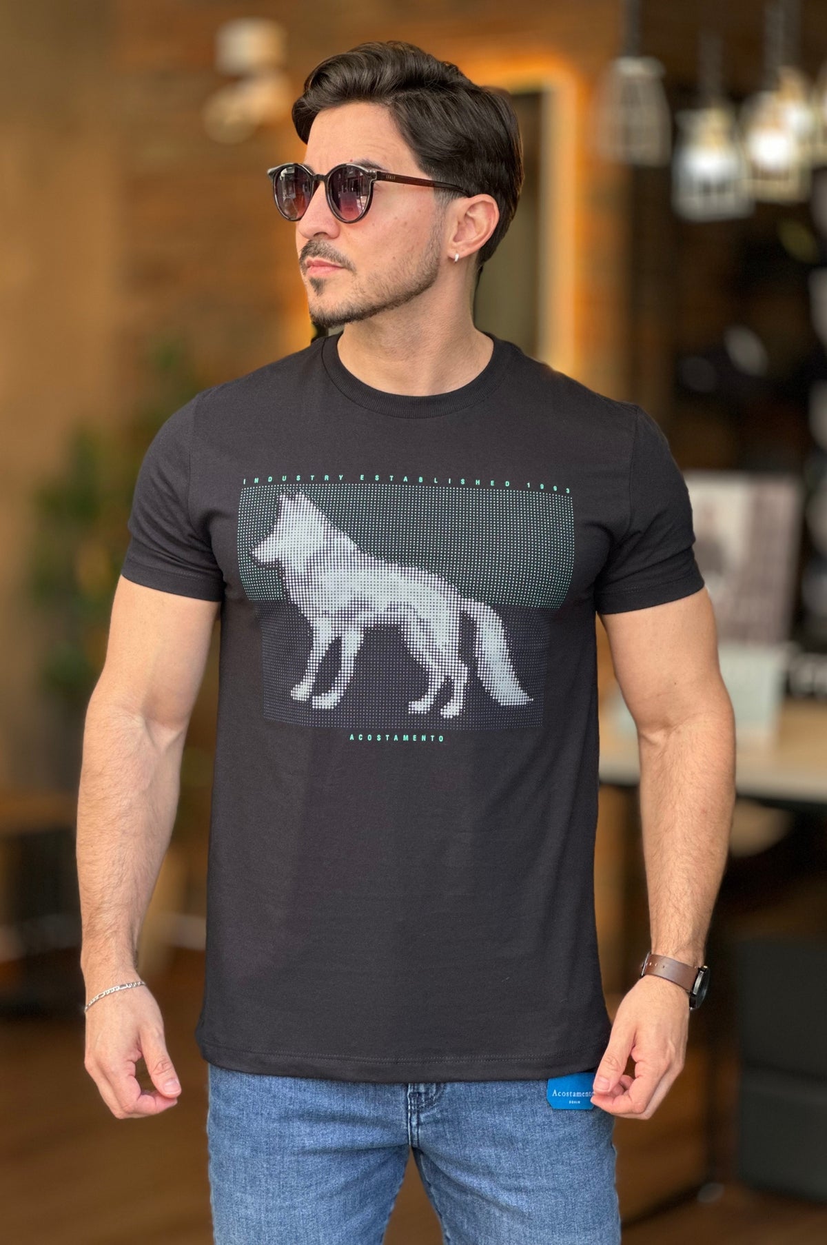 Camiseta Preta Logo e Detalhe Verde Acostamento