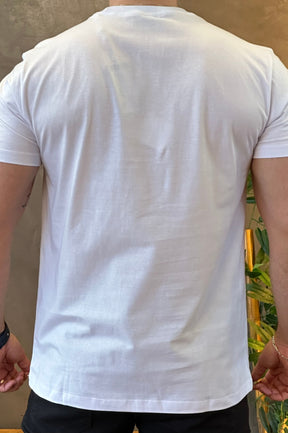 Camiseta Branca com Lobo Azul