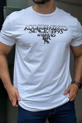 Camiseta Branca Escrito Preto Acostamento