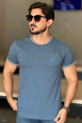 Camiseta Azul Detalhe Gola DLZ