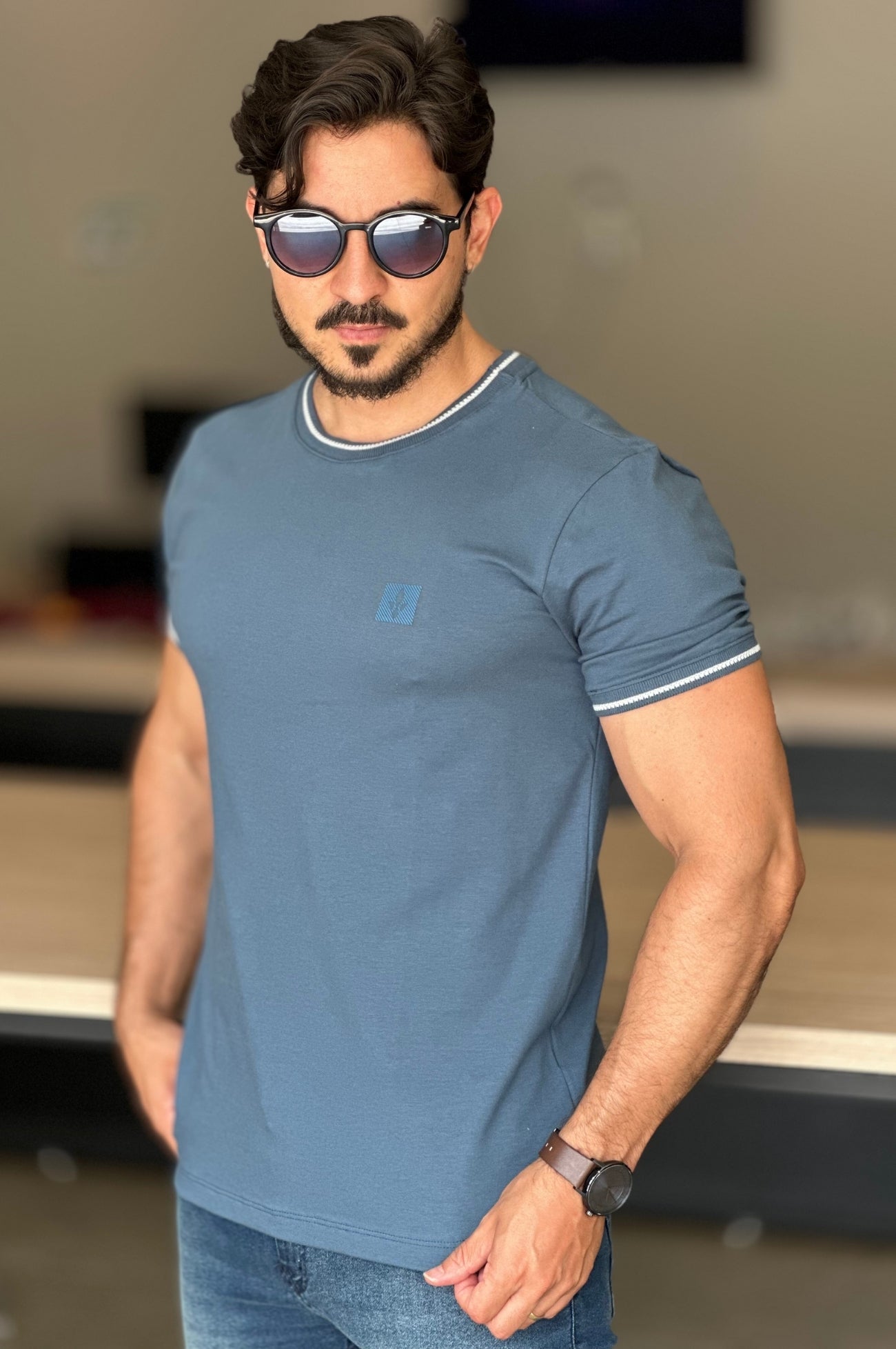 Camiseta Azul Detalhe Gola DLZ