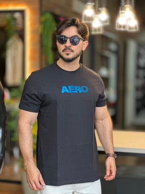Camiseta preta com logo azul aeropostale
