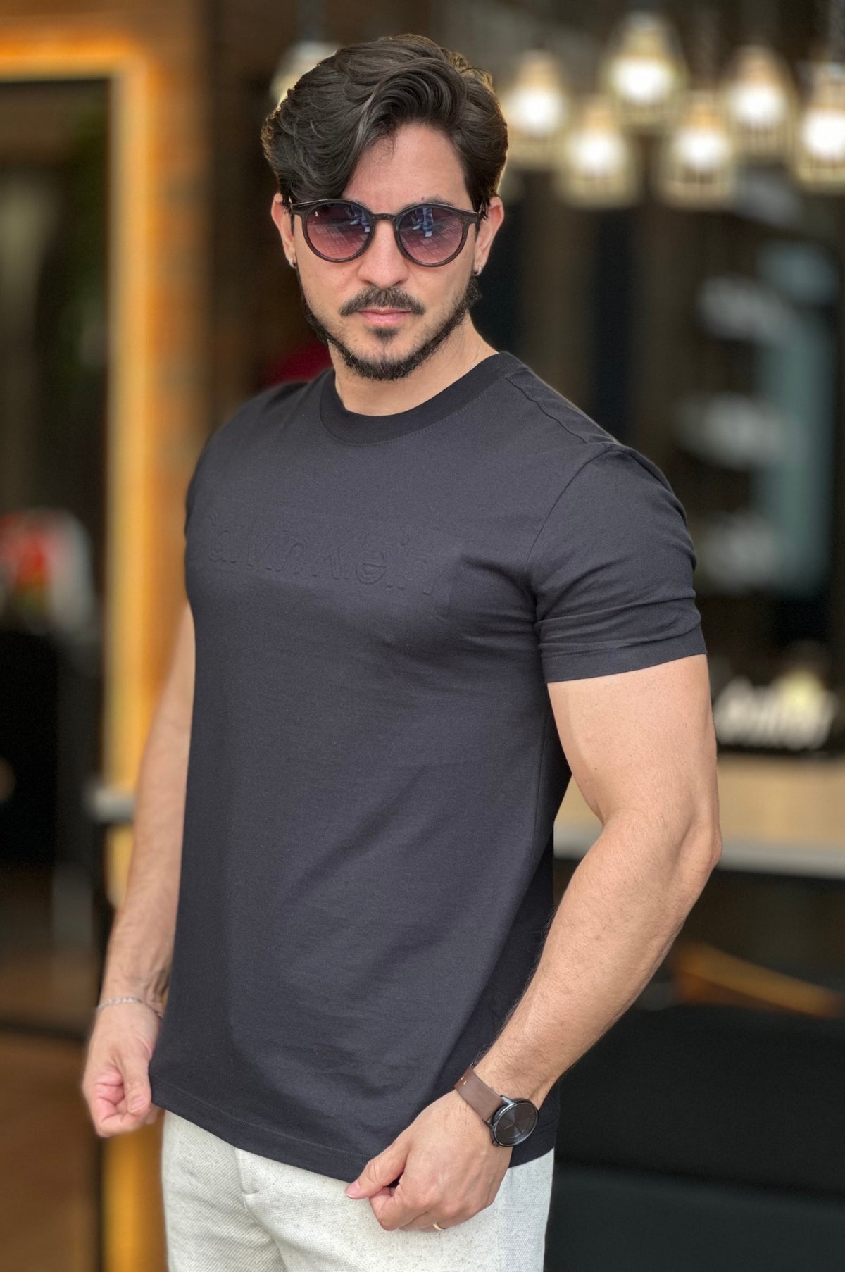 Camiseta Embossing Preta Calvin Klein