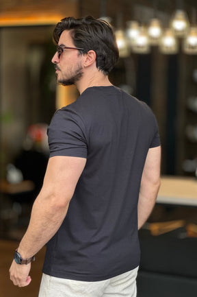Camiseta Embossing Preta Calvin Klein