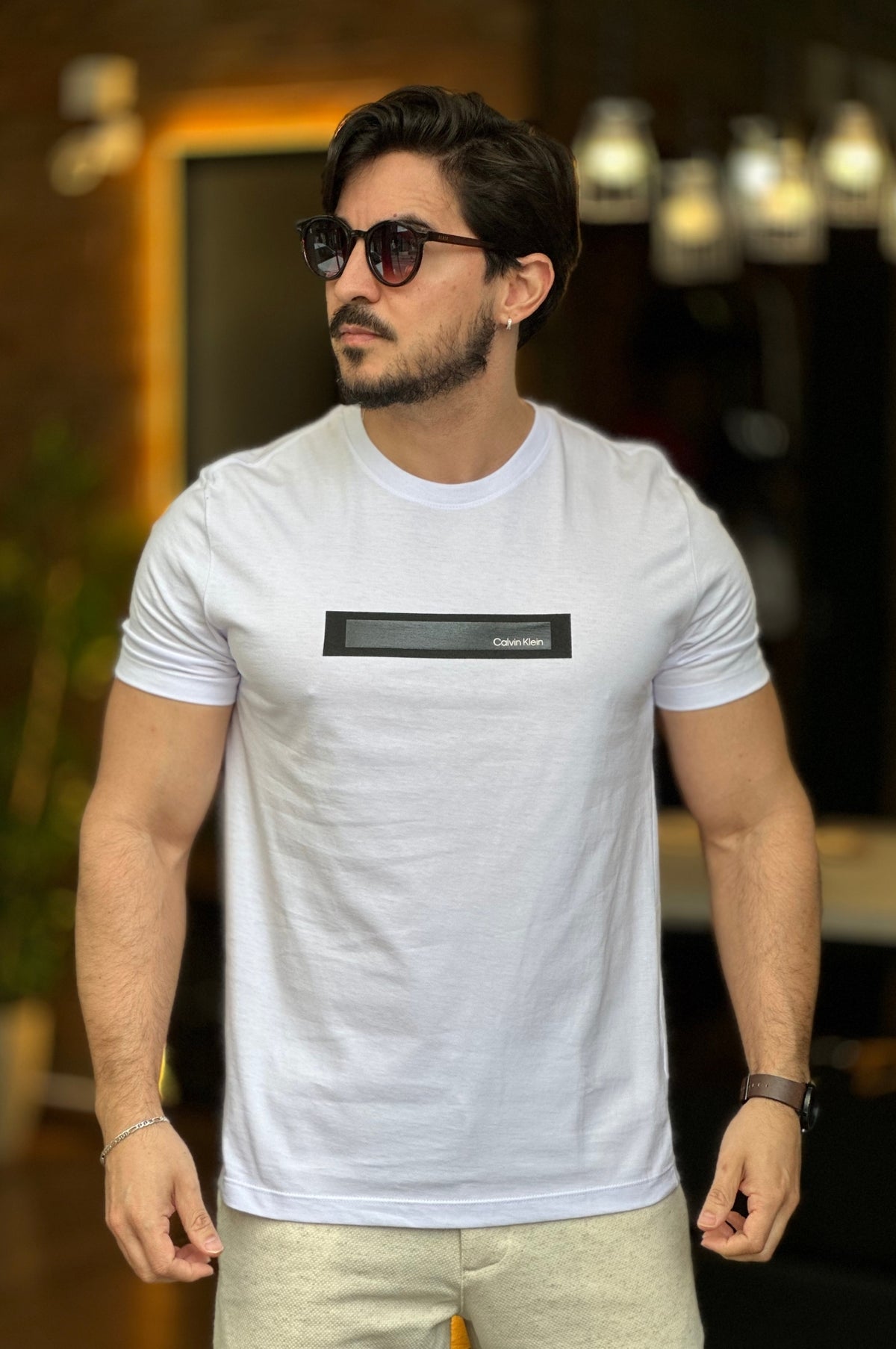 Camiseta Logo Retângulo Branca Calvin Klein