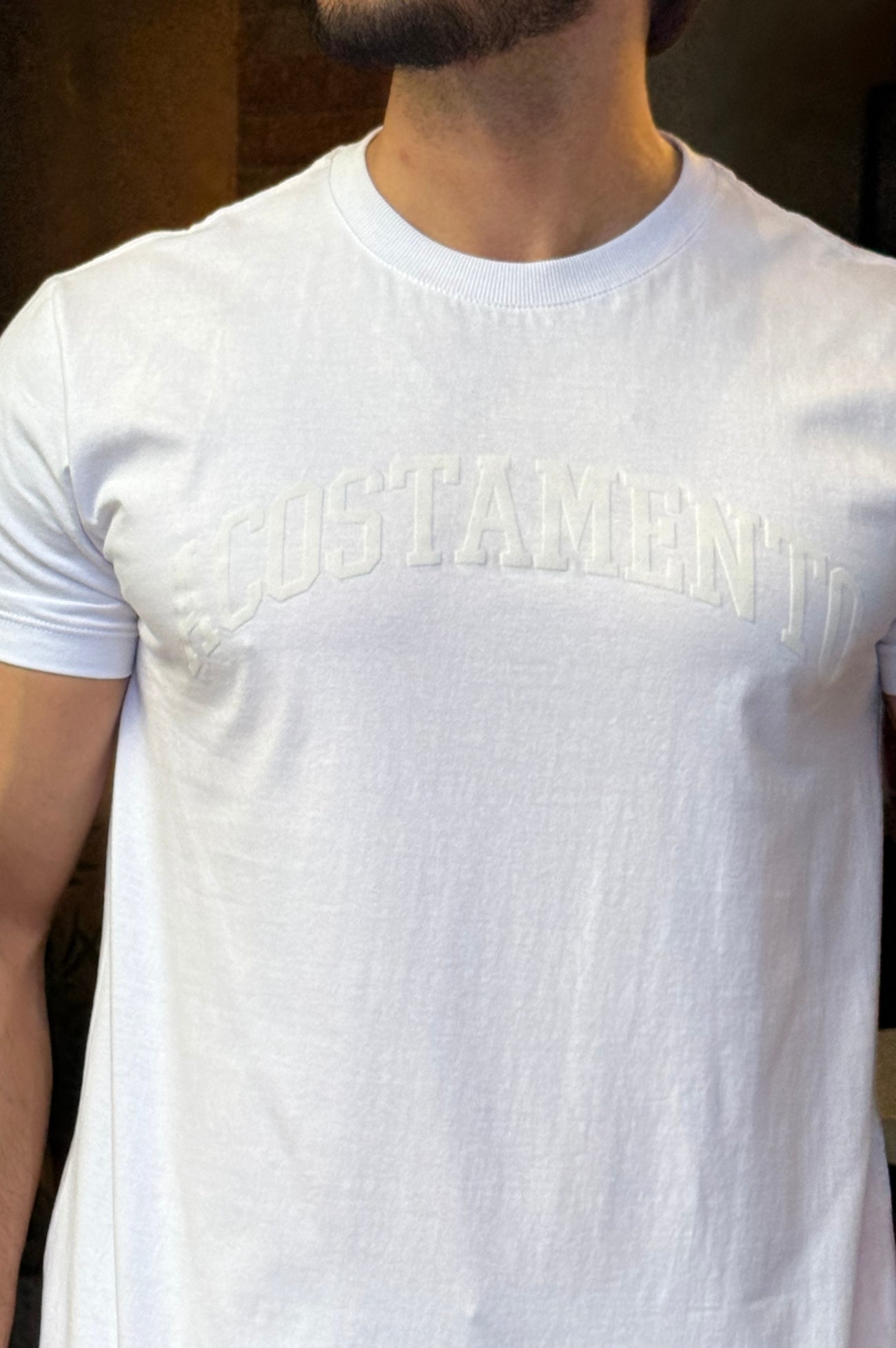 Camiseta Branca Detalhe Costas  Acostamento