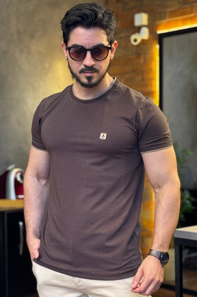 Camiseta Marrom Detalhe Gola DLZ