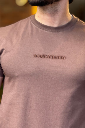 Camiseta Marrom  Escrito Bordado Acostamento