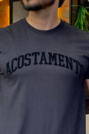 Camiseta Preta Detalhe Costas Acostamento