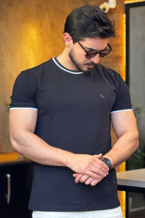 Camiseta Texturizada Preta Acostamento