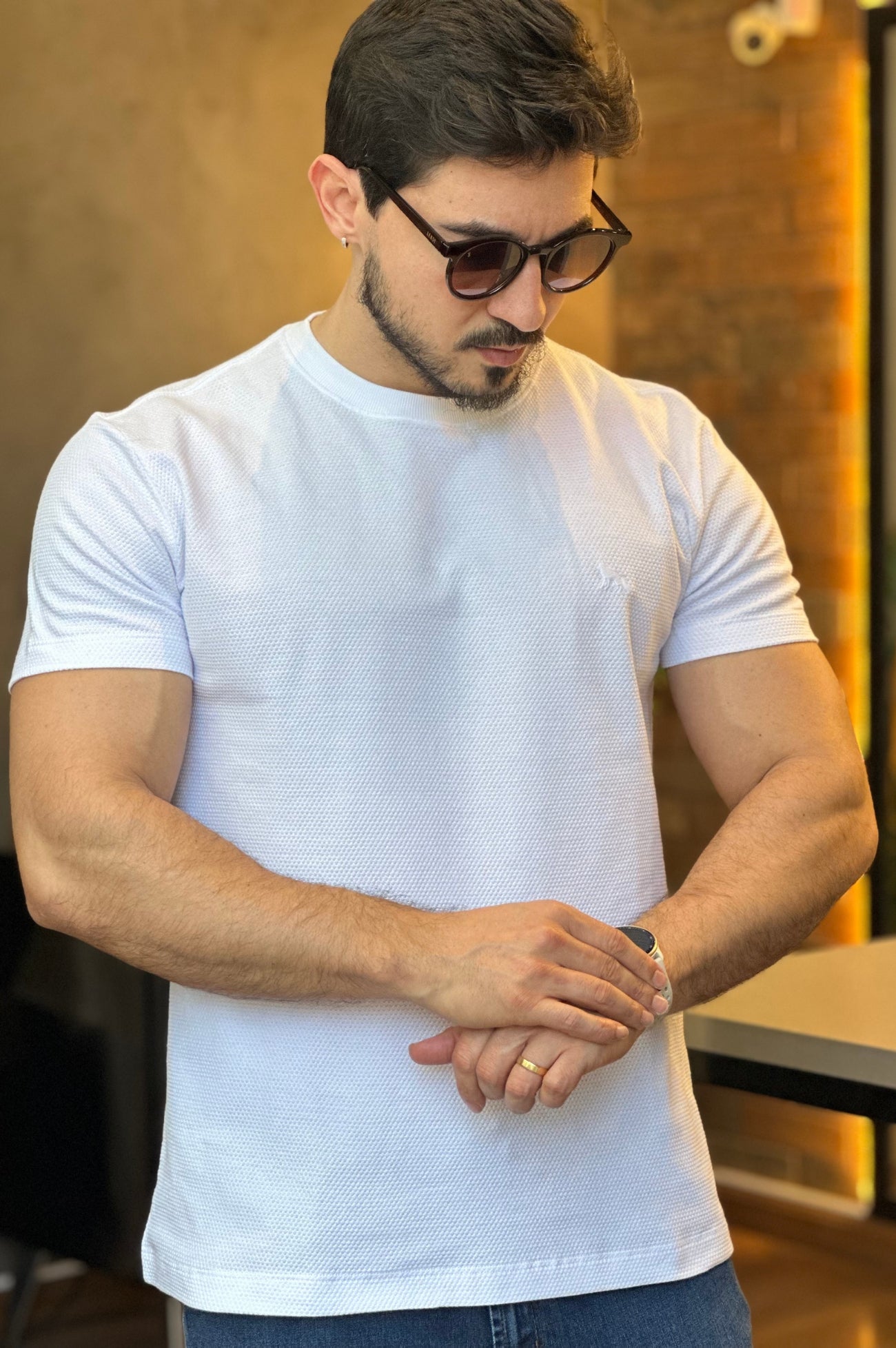 Camiseta Texturizada Branca Acostamento