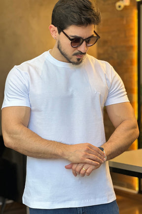 Camiseta Texturizada Branca Acostamento