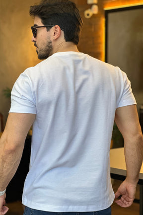 Camiseta Texturizada Branca Acostamento