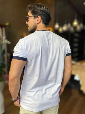 Camiseta Bege Detalhe Punho Acostamento
