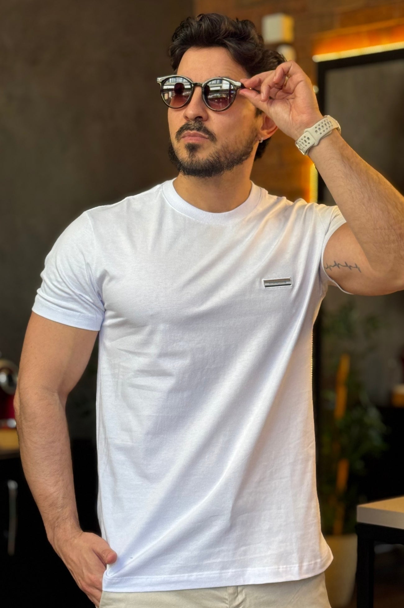 Camiseta Logo Bordada Acostamento