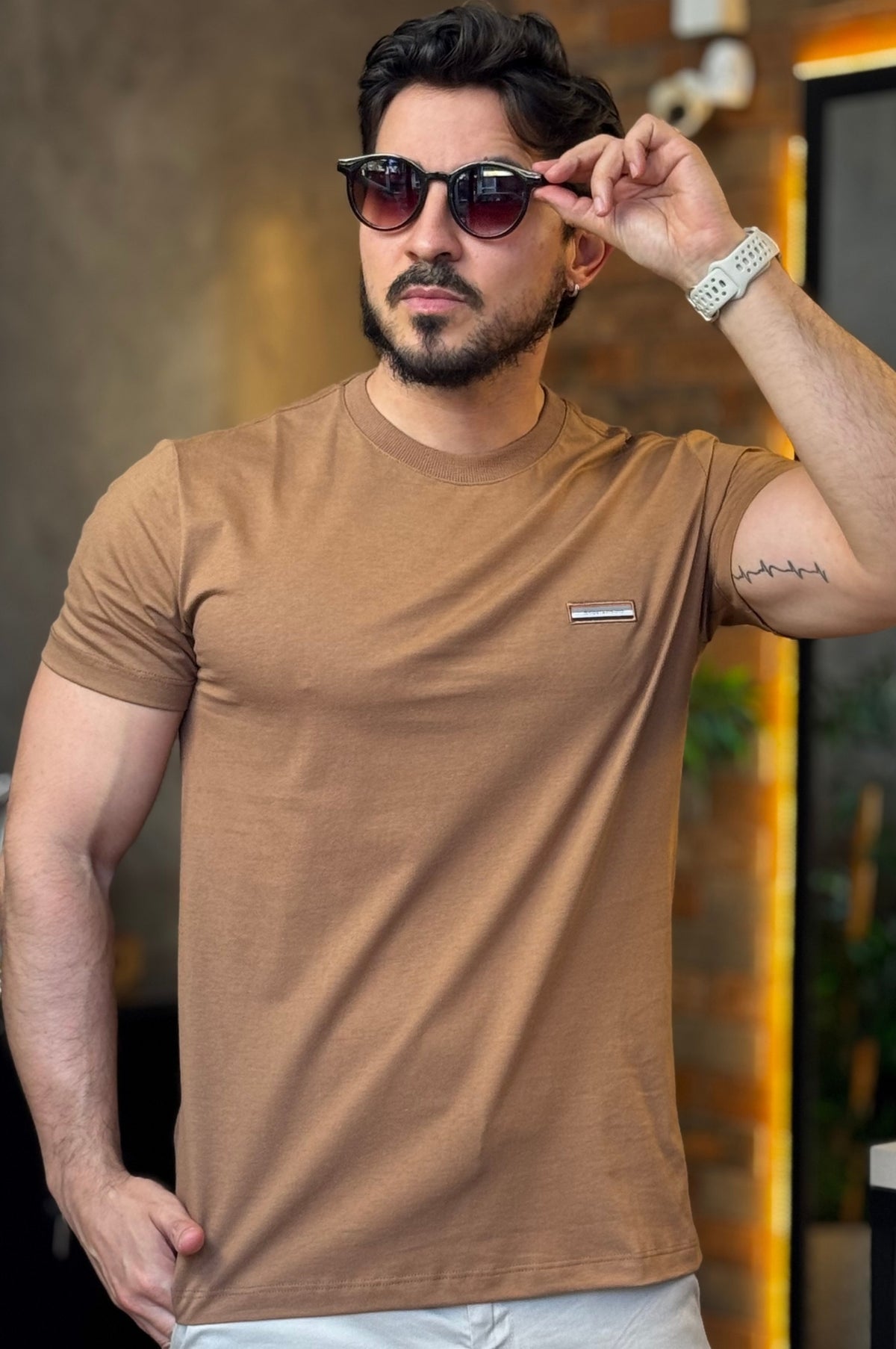Camiseta Logo Bordada Acostamento