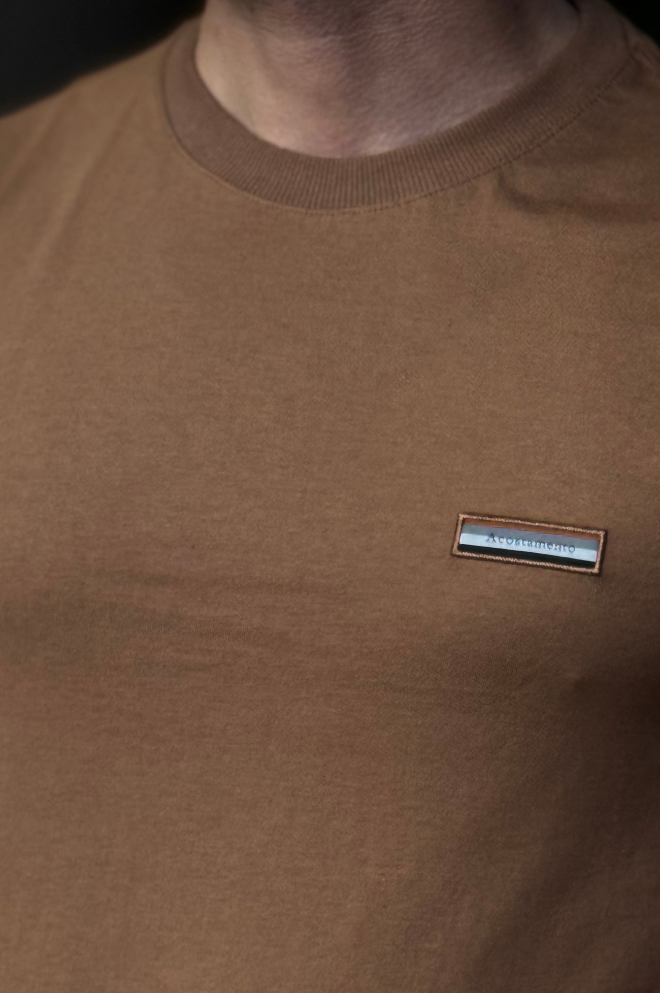 Camiseta Logo Bordada Acostamento